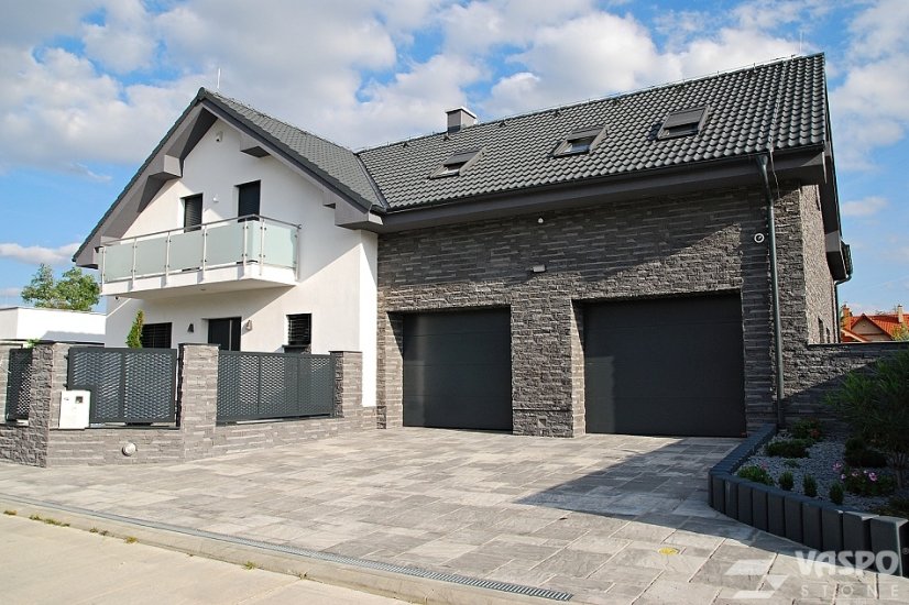 Lámaný kameň tmavošedý