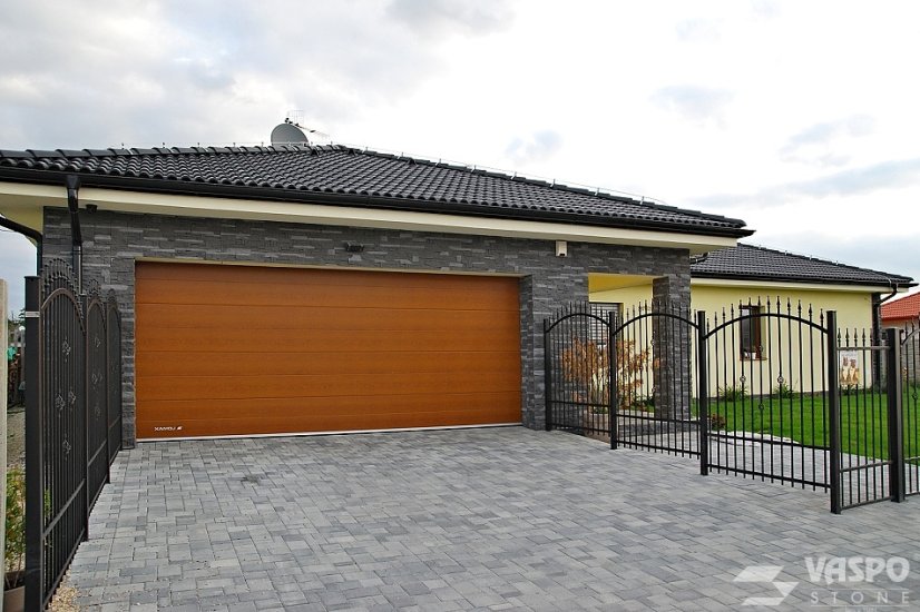 Lámaný kameň tmavošedý