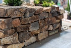 A52 Andezit murovací kameň hr.10-15cm pr.10-30cm